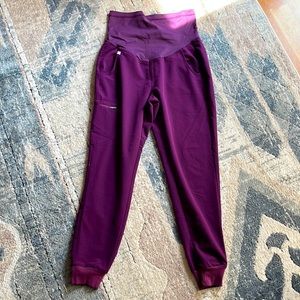 FIGS Zamora Maternity Jogger Scrub